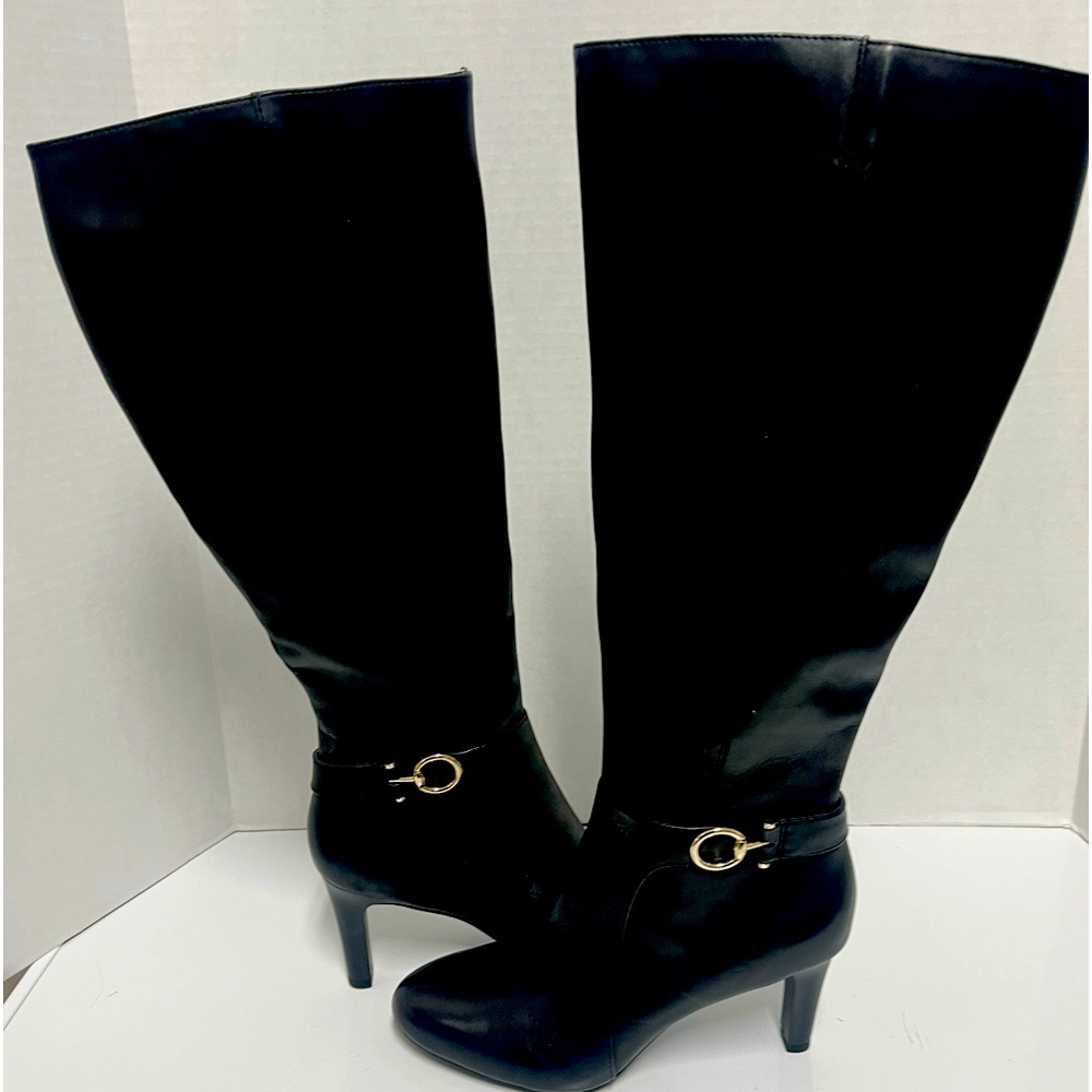 Heeled women’s dress boots